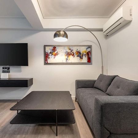 Ferienwohnung Brand-New , Delux Apt In Central Athens! Exterior foto